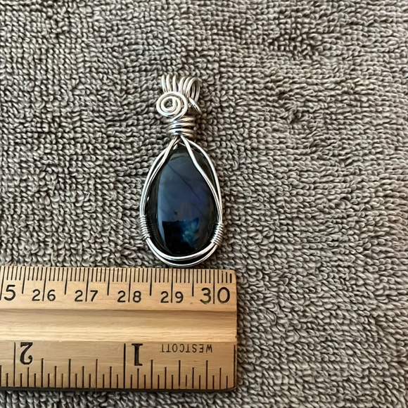 Labradorite silver wire wrapped pendant VERY colorful in the sunlight exquisite - Picture 5 of 7